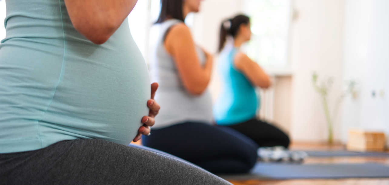 Gemeinsam in der Gruppe lernen wir Vorgänge und richtige Verhaltensweisen während der Schwangerschaft und der Geburt kennen. Achtsamkeit ist ein wesentlicher Bestandteil des Kurses.