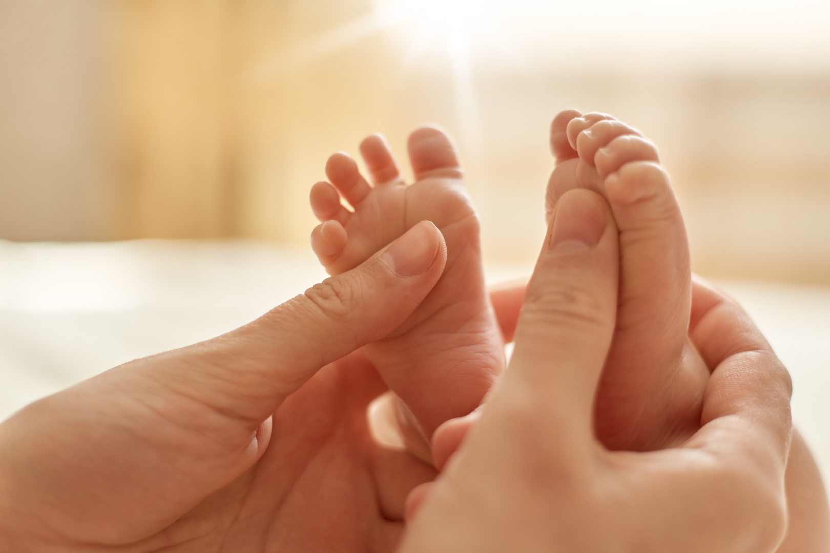 Baby-Massagen stärken bereits früh die Widerstandsfähigkeit gegenüber Stress und Belastung der Kinder.